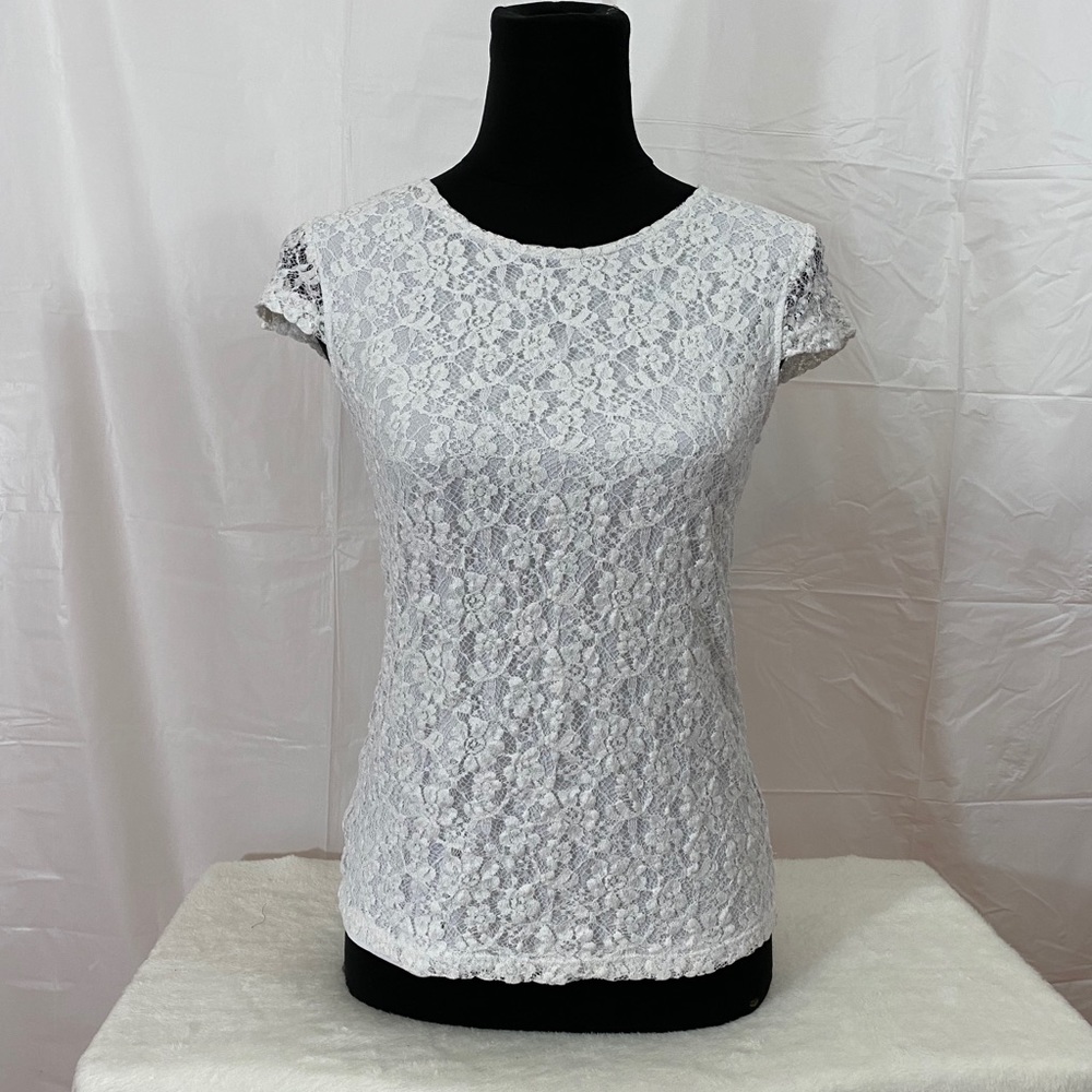 Women’s Suzy Shier lace Top Medium